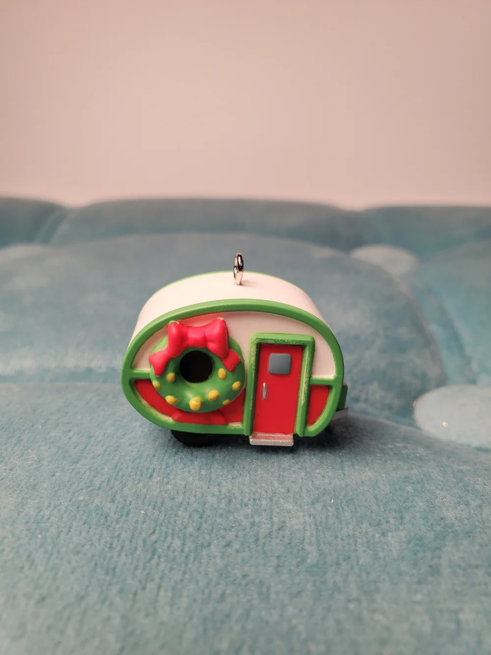 Hallmark Keepsake Cozy Birdhouse Camper Miniature Ornament 2015 QXM8517